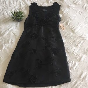 Short balck dress size 8